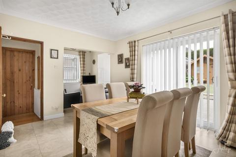 4 bedroom detached house for sale, Neath Road, Neath