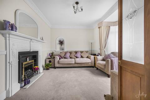 4 bedroom detached house for sale, Neath Road, Neath