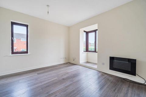 2 bedroom flat for sale, Aylesbury,  Buckinghamshire,  HP21