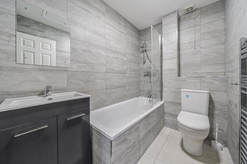 2 bedroom flat for sale, Aylesbury,  Buckinghamshire,  HP21