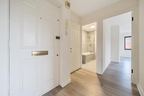 2 bedroom flat for sale, Aylesbury,  Buckinghamshire,  HP21