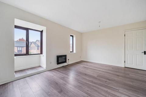 2 bedroom flat for sale, Aylesbury,  Buckinghamshire,  HP21