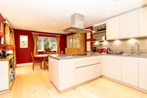 4 bedroom detached house for sale, Pear Tree Close, South Road, Alresford