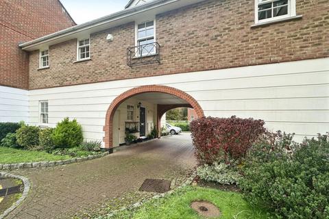 2 bedroom maisonette for sale, Lancaster Drive, Camberley, Surrey