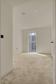 2 bedroom apartment to rent, Fountain Park Way, London W12