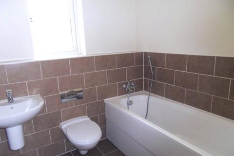 2 bedroom apartment for sale, Rotary Close, Dewsbury, West Yorkshire, WF13