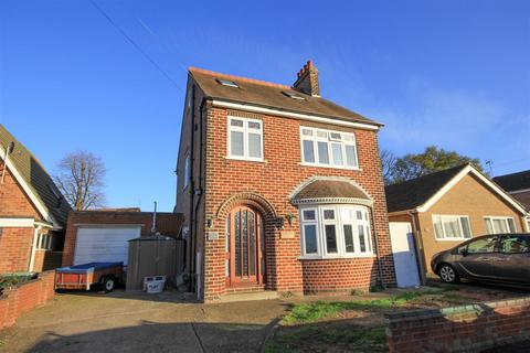 5 bedroom detached house for sale, Alpine Road, Rushden NN10