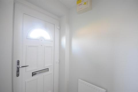 2 bedroom mews to rent, Ashford Grove, Stone