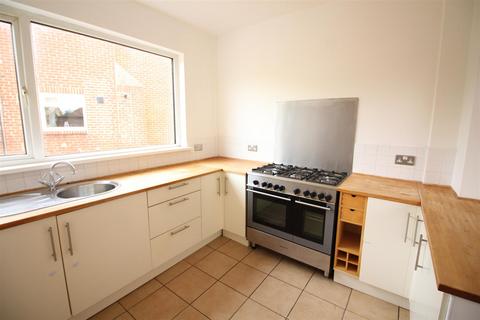 3 bedroom semi-detached house for sale, The Crescent, Leeds LS15