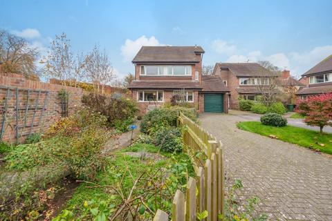 3 bedroom detached house for sale, Maple Court, Goring RG8