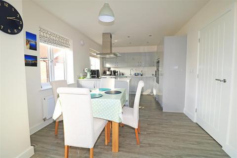 65 Orchard Way, Boreham, Chelmsford, CM3 3GQ