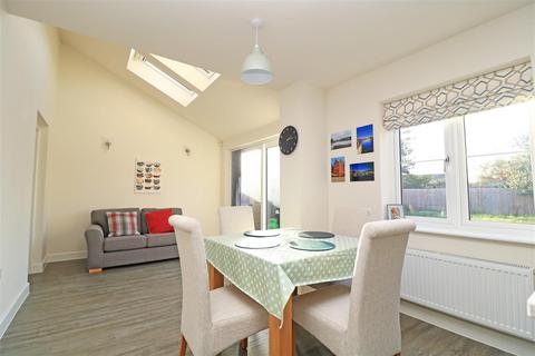 65 Orchard Way, Boreham, Chelmsford, CM3 3GQ