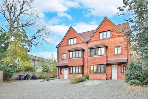 4 bedroom semi-detached house to rent, Oak Hill Grove, Surbiton