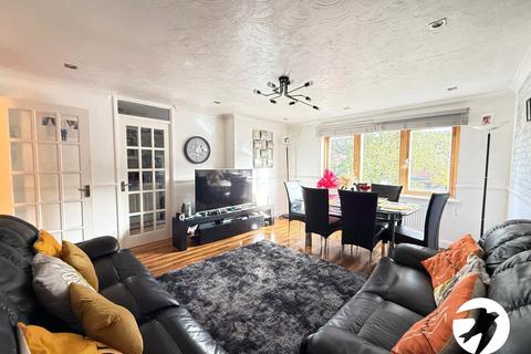 2 bedroom maisonette for sale, Stoneycroft Close, London, SE12