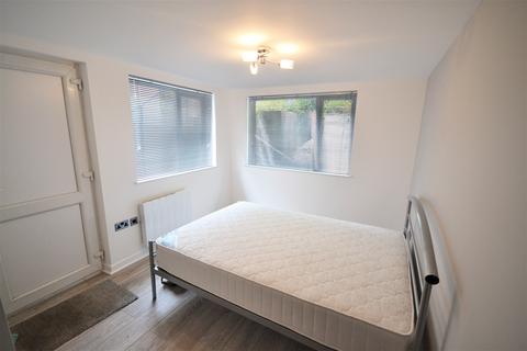 2 bedroom flat to rent, Mansel Street, City Centre, Swansea