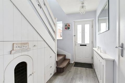 8 Denton Way, Frimley, Camberley, GU16 8UQ