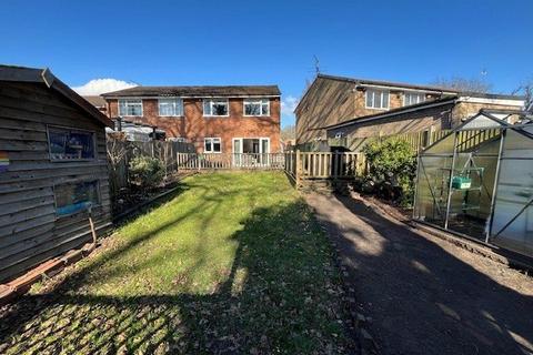 8 Denton Way, Frimley, Camberley, GU16 8UQ