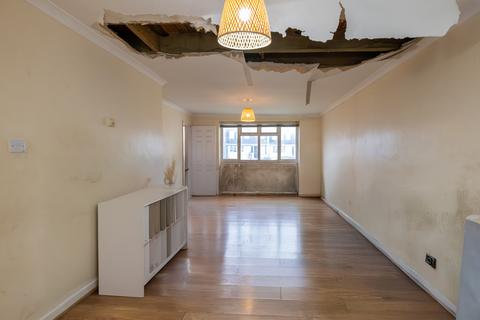 39 Adelaide Road, Tilbury, RM18 7BD