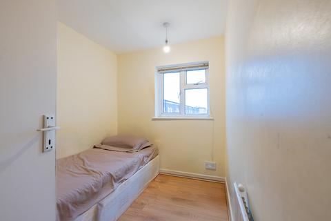 39 Adelaide Road, Tilbury, RM18 7BD