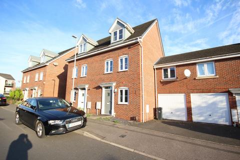 4 bedroom semi-detached house to rent, Saw Mill Way, Burton upon Trent DE14