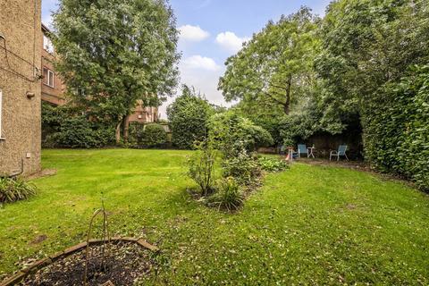 1 bedroom flat to rent, Friern Park, London N12