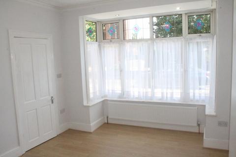 4 bedroom end of terrace house to rent, Bush Hill Park, EN1 2RS