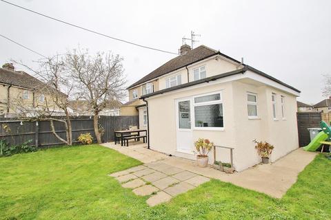 3 bedroom semi-detached house for sale, Schofield Avenue, Witney, OX28