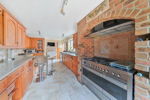 5 bedroom detached house for sale, Rosemary Drive, Bromham, Bedford