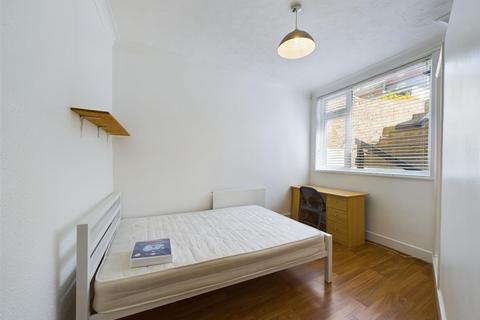 5 bedroom terraced house to rent, Riley Road, Brighton