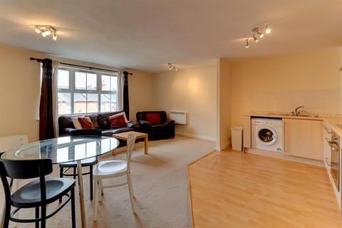 1 bedroom flat to rent, Romani Close, Warwick