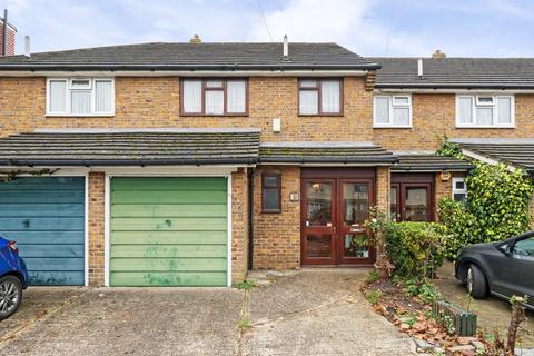 3 bedroom terraced house for sale, Clarkes Avenue, Worcester Park KT4