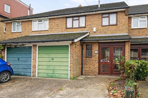 3 bedroom terraced house for sale, Clarkes Avenue, Worcester Park KT4