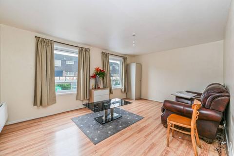 4 bedroom flat to rent, ., Tooting, London, SW16