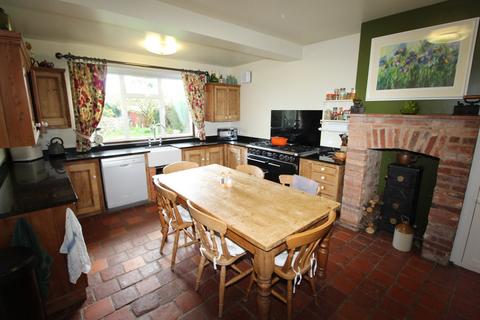 4 bedroom detached house for sale, Coventry Road, Lutterworth LE17