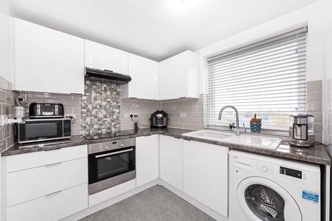 1 bedroom flat for sale, Grimsby Grove, London, E16