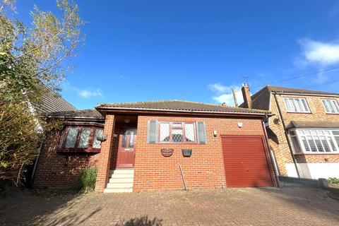 3 bedroom detached bungalow for sale, Rayleigh Road, Eastwood