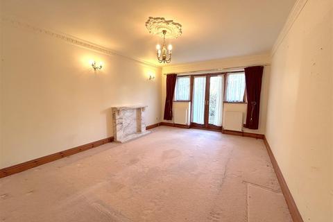 3 bedroom detached bungalow for sale, Rayleigh Road, Eastwood