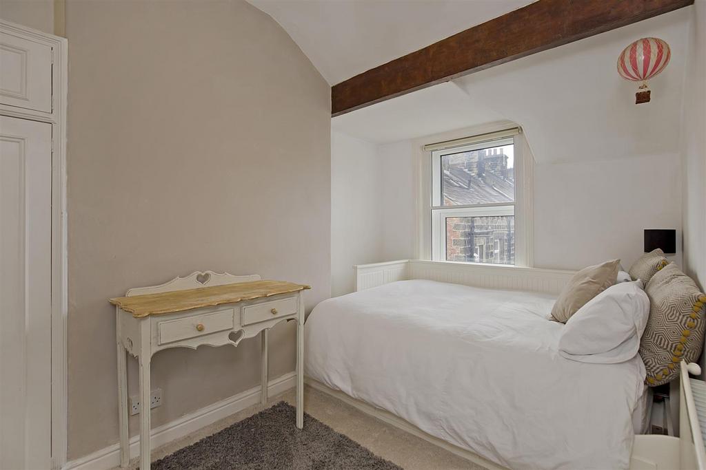 Bed 2.jpg
