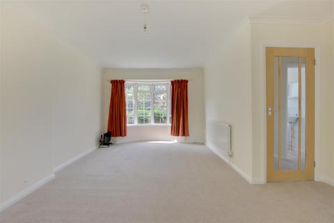 3 bedroom house to rent, Berkeley Square, Worthing