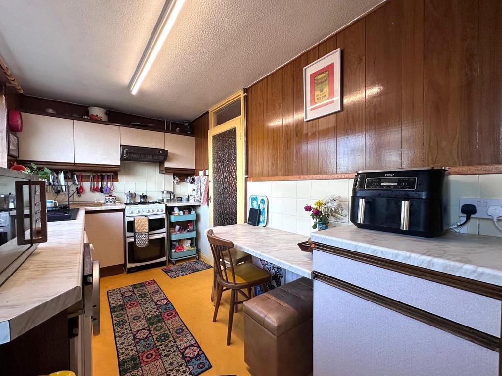 Kitchen 3.jpg