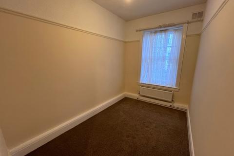 2 bedroom flat to rent, 37 Belgrave Court Walter Road Swansea