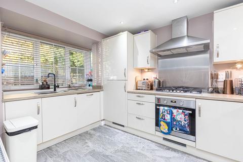 19 Ashurst Way, East Grinstead, RH19 3GJ
