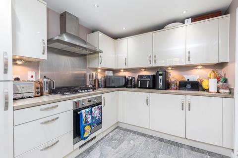19 Ashurst Way, East Grinstead, RH19 3GJ
