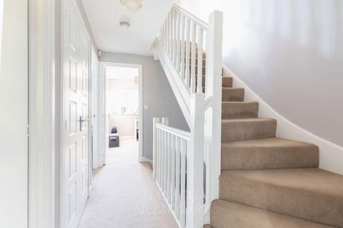 19 Ashurst Way, East Grinstead, RH19 3GJ