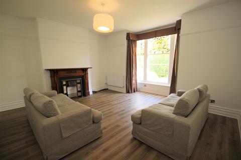 2 bedroom flat to rent, 34 North Park Avenue, Roundhay, Leeds, LS8