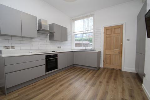 2 bedroom flat to rent, 34 North Park Avenue, Roundhay, Leeds, LS8