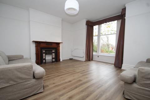 2 bedroom flat to rent, 34 North Park Avenue, Roundhay, Leeds, LS8