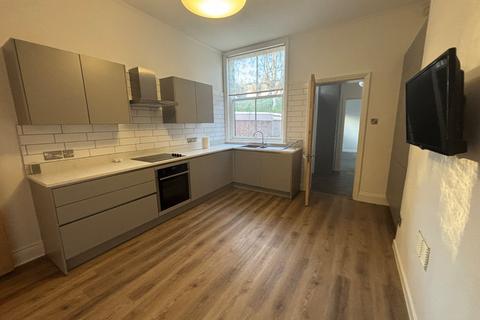 2 bedroom flat to rent, North Park Avenue, Leeds, West Yorkshire, LS8