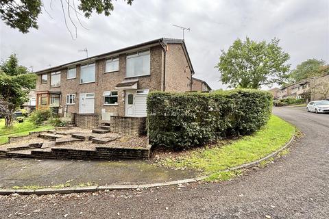 3 bedroom terraced house to rent, Turnlee Drive, Glossop, Derbyshire