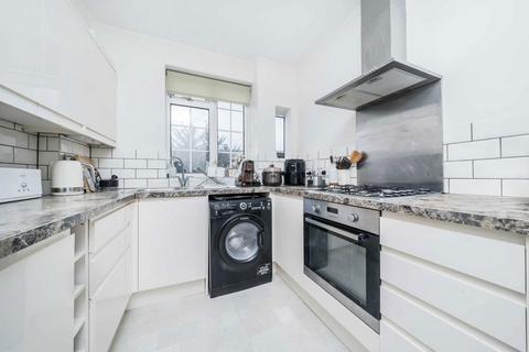 2 bedroom flat for sale, Birkenhead Avenue, Kingston Upon Thames KT2